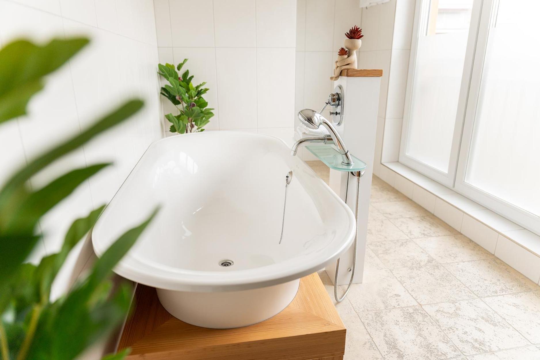 Hotel Vier Jahreszeiten Therme & Kliniken Bad Krozingen Naehe Freiburg & Schwarzwald Ideal Fuer Wellness Kur & Business Ausfluege 24H Check In- Wlan & Parken Gratis Екстер'єр фото
